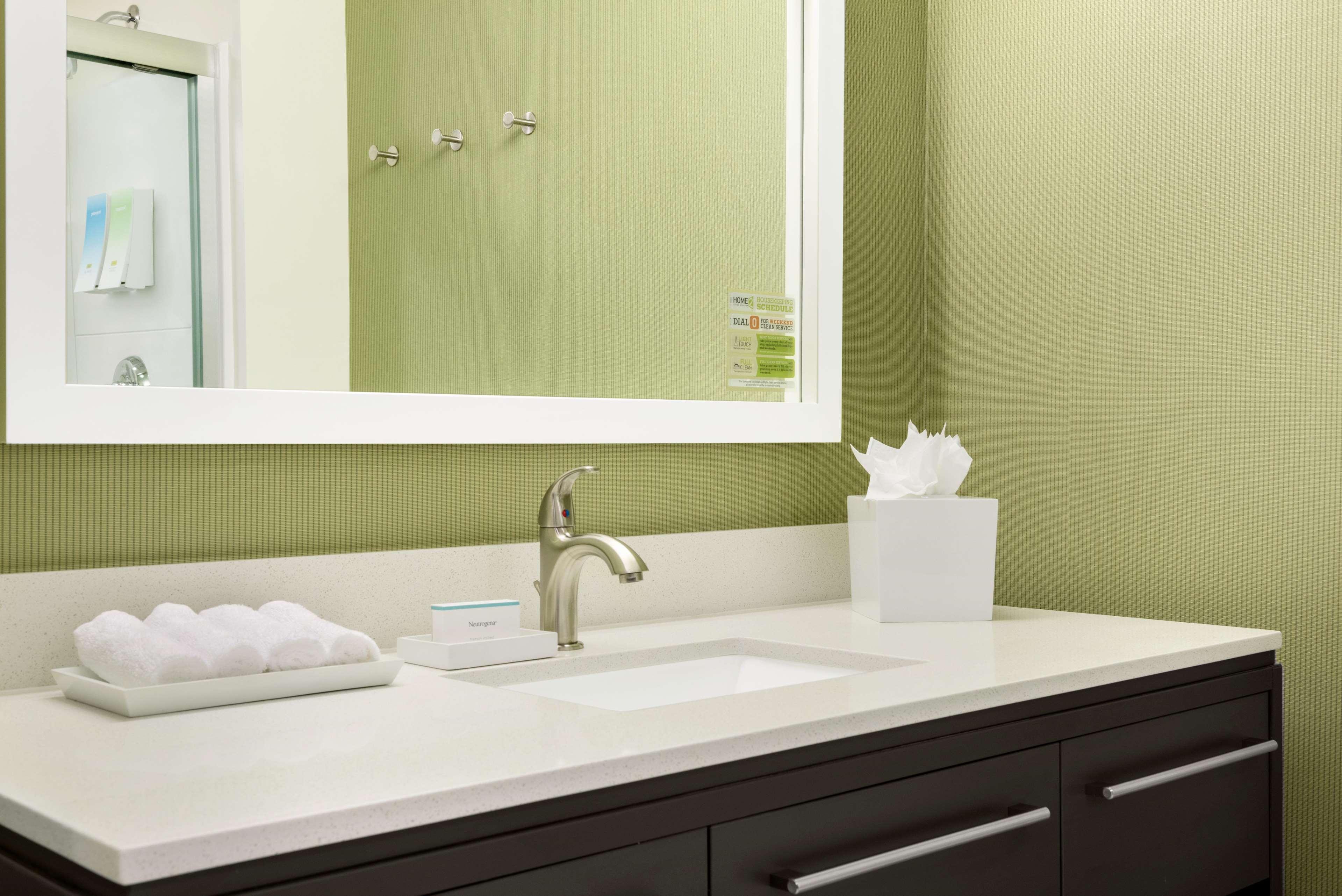 Hotel Home2 By Hilton Milwaukee Menomonee Falls