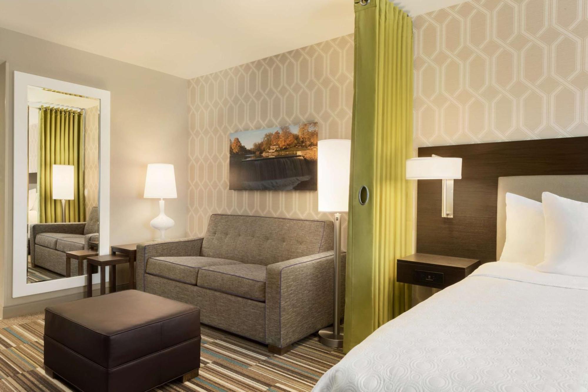 Home2 By Hilton Milwaukee Hotel Menomonee Falls