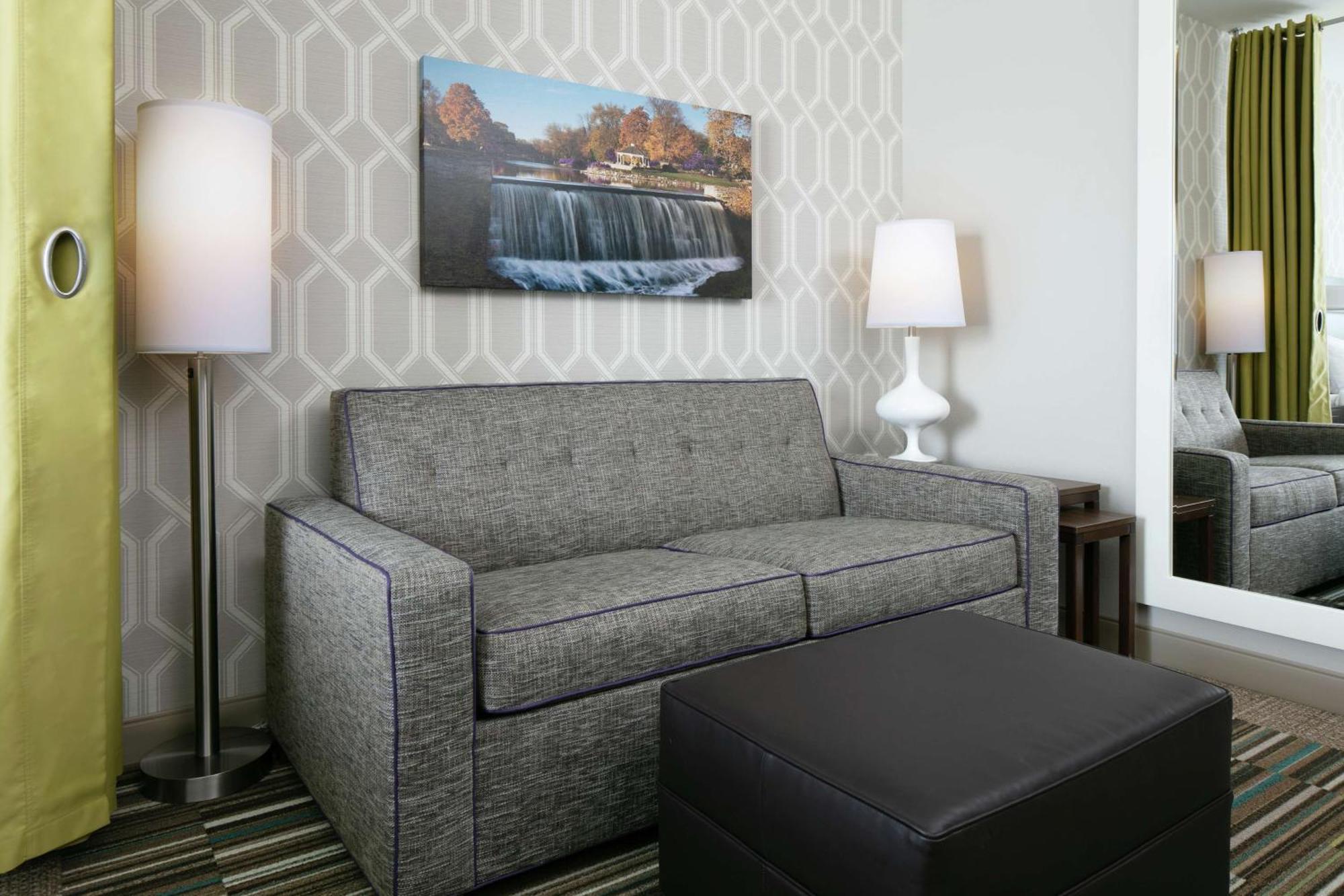 Hotel Home2 By Hilton Milwaukee Menomonee Falls